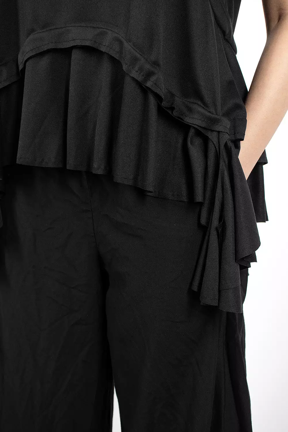 Ruffled Hem T-Shirt Black